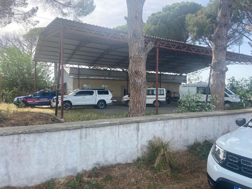 İzmir'de 8 ay önce eşi intihar eden 2 çocuk babası, sevgilisiyle ağaçta asılı halde ölü bulundu - Resim : 1