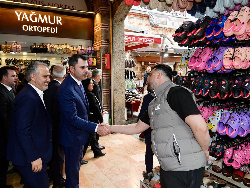 Bakan Kurum, Bursa çarşı esnafını ziyaret etti - Resim : 2