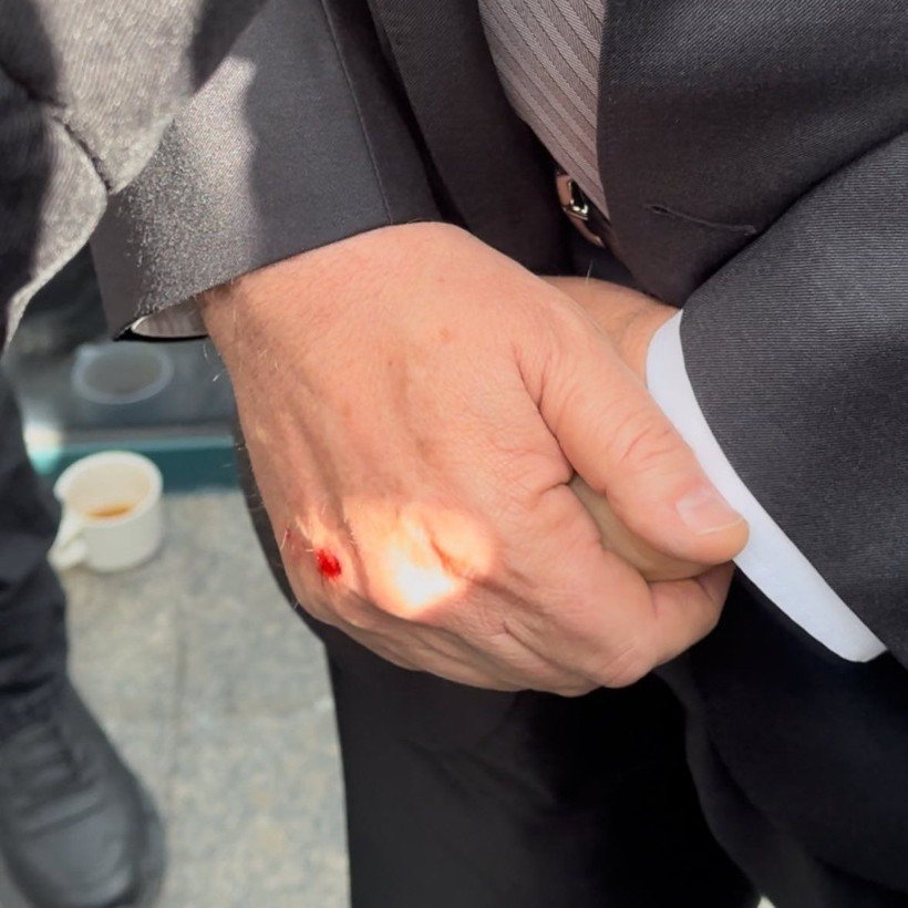 Beşiktaş Divan Kurulu'nda ortalık karıştı... Eski Başkan Hasan Arat yumruklandı - Resim : 2